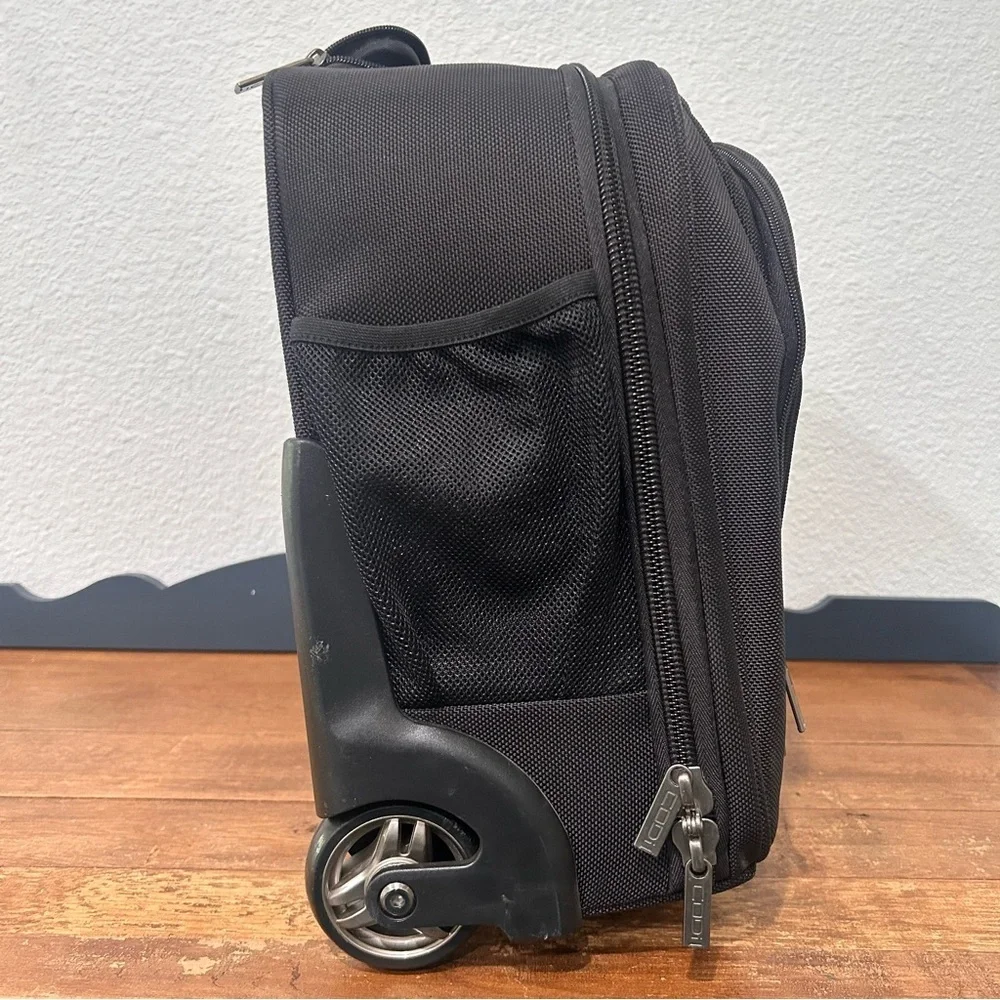 CODi Mobile Lite Wheeled Case -‎ 15.4”